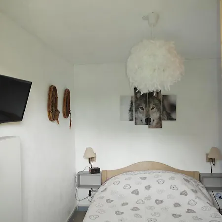 Au Pied De La Montagne *