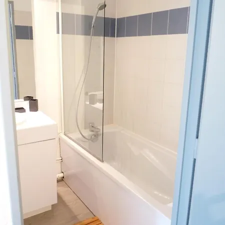 Au Pied De La Montagne Apartment
